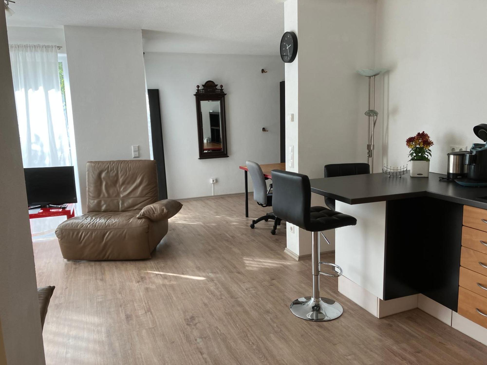 Helle & Ruhige Wohnung In Neu-Ulm Bagian luar foto